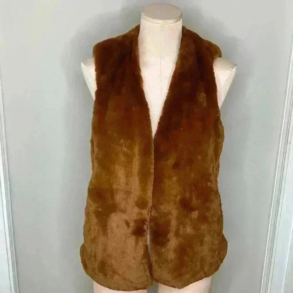 Stella & Dot NWT New Brown Faux Fur Vest Soft Cozy Comfy Size Small - Picture 4 of 10